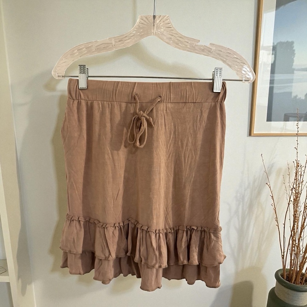 POL Beige Ruffle Skirt - Picture 2 of 3